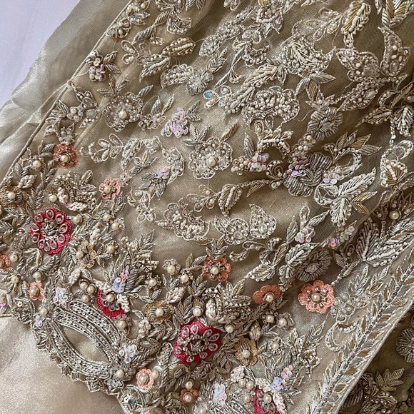 Wedding reception dress with long shirt lehnga and dupatta - BRAND NEW - Picture 3 of 4